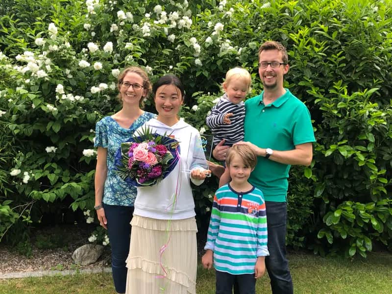 Au Pair des Jahres Wandi Zhu mit ihrer Gastfamilie