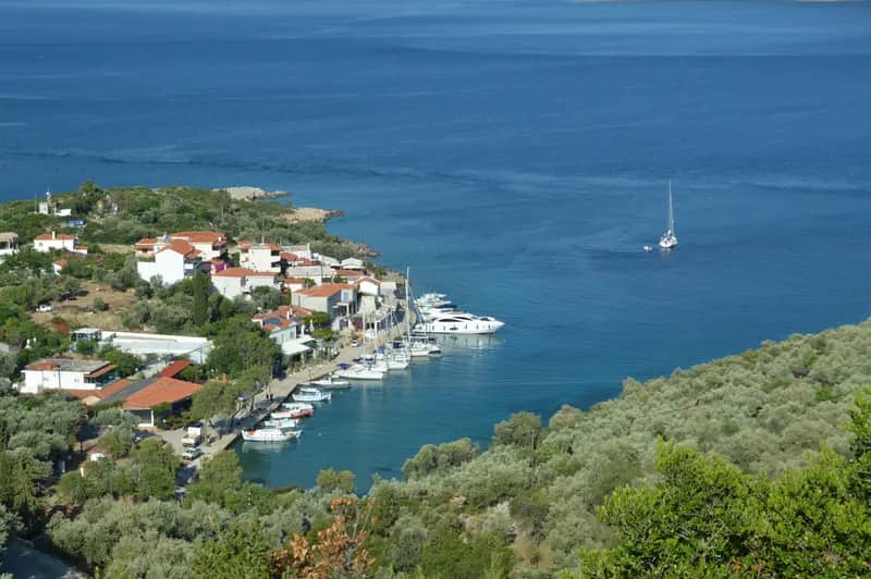 Steni Vala auf Alonissos – Hafen am Nationalmarinepark