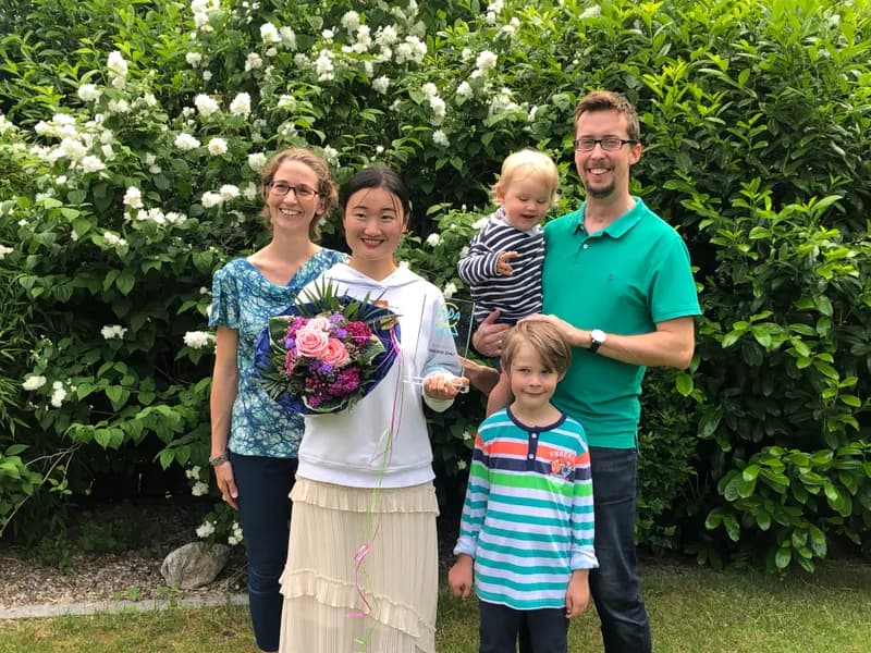 Au Pair des Jahres Wandi Zhu mit ihrer Gastfamilie